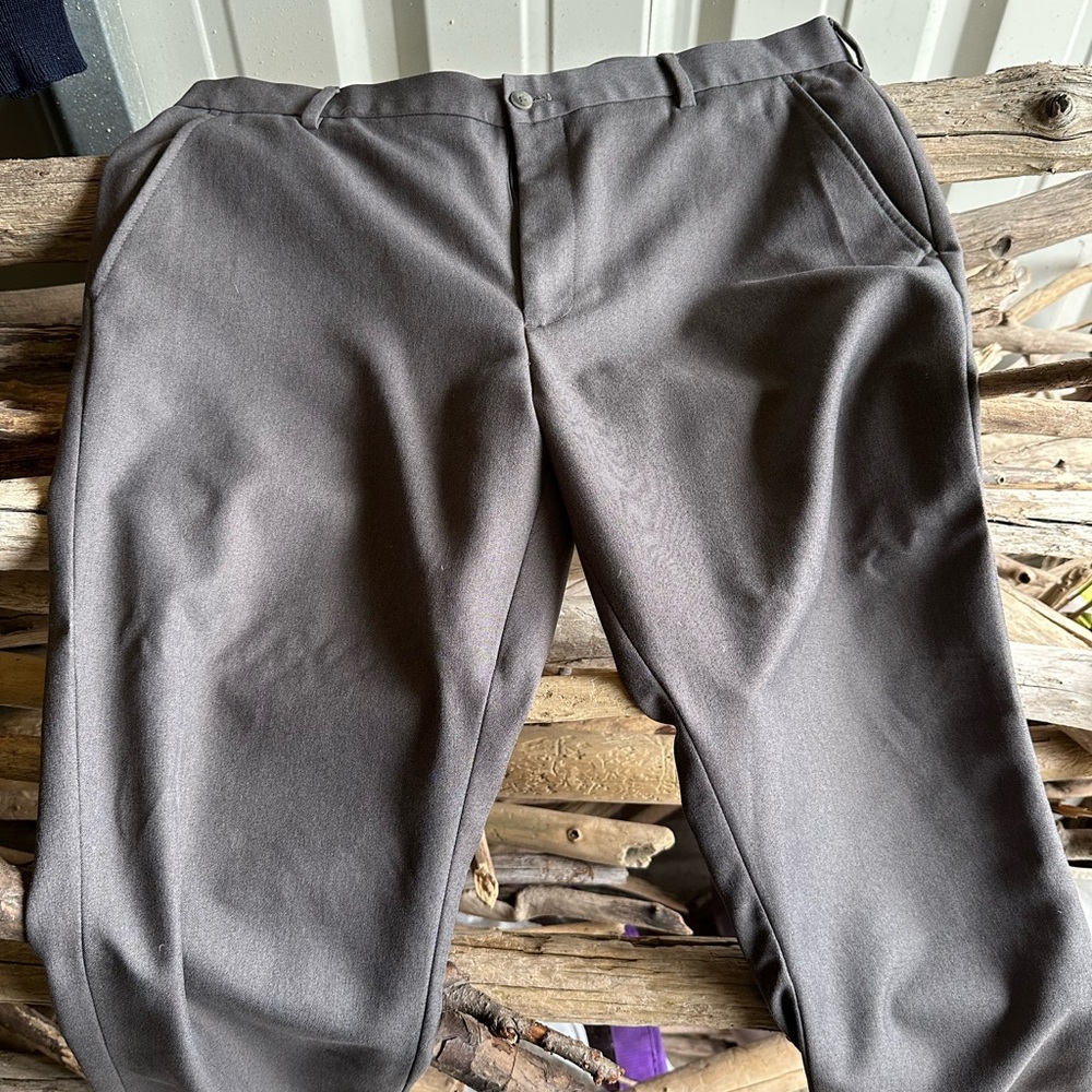 Van Heusen dress gray pant. Used but in great shape and condition size 38/30